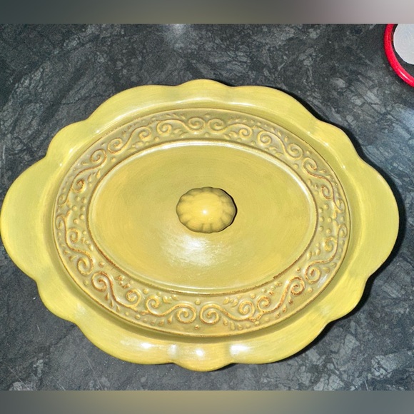 Never used 4 Qt Green Stoneware Covered Bean Pot Casserole Celebrating Home - Picture 2 of 16